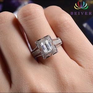 Beautiful engagement/wedding 💍